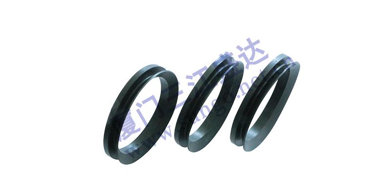 手動液壓叉車的油封應(yīng)定期及時(shí)更換