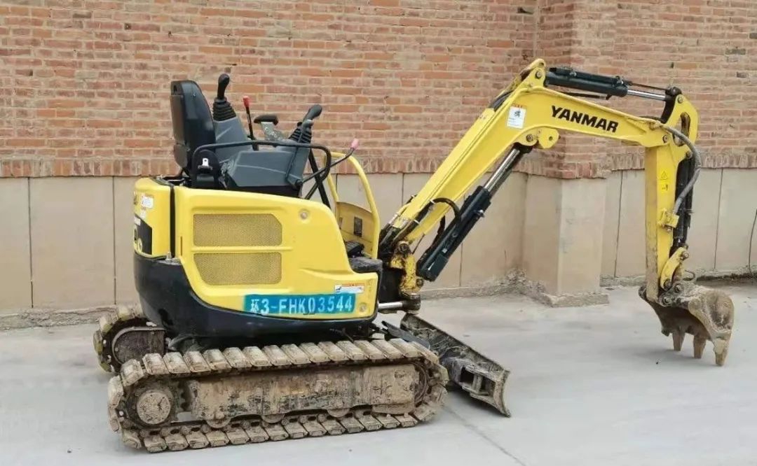 挖掘機閑置時如何保養(yǎng)？