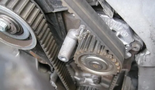 正時皮帶和正時鏈條誰更耐用，應(yīng)該多久更換一次